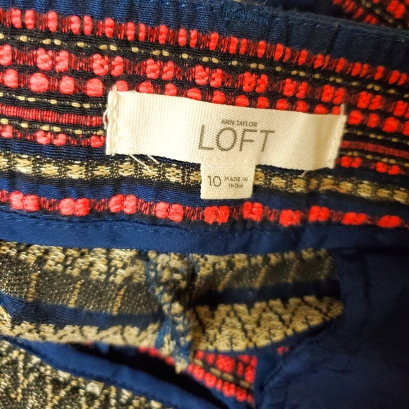 Ann Taylor Loft Women's Blue and Pink Aztec Print Flat Front Shorts Size 10 - Picture 7 of 7